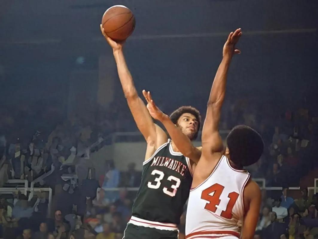 百度体育-单赛季包揽MVP+FMVP+得分王有多难？NBA仅4人做到，詹姆斯无缘