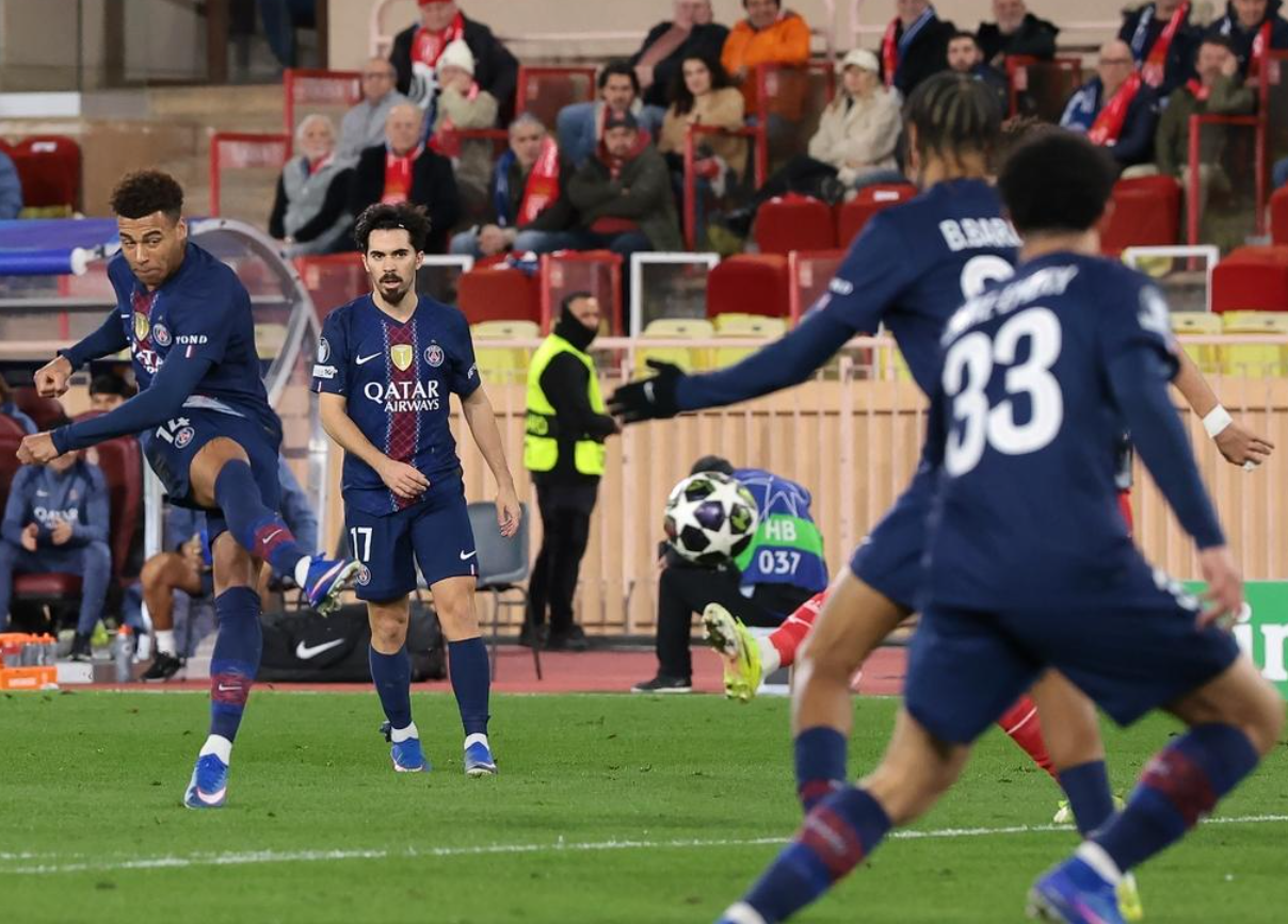 欧冠神剧情！卫冕冠军让二追三，20岁天才全场最佳：梅开二度